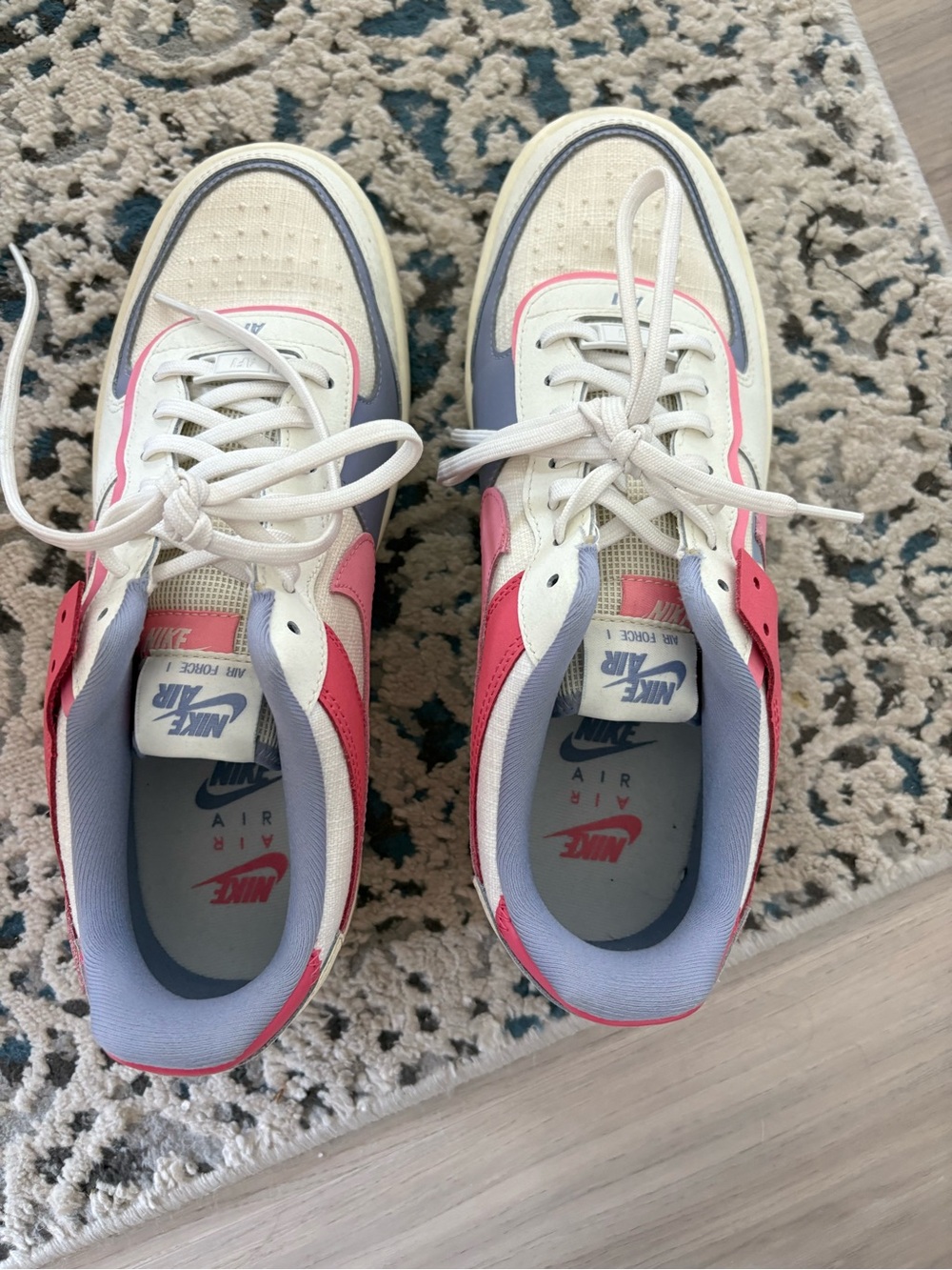 Nike Low-Top Sneakers in Cream, Pink & Blue